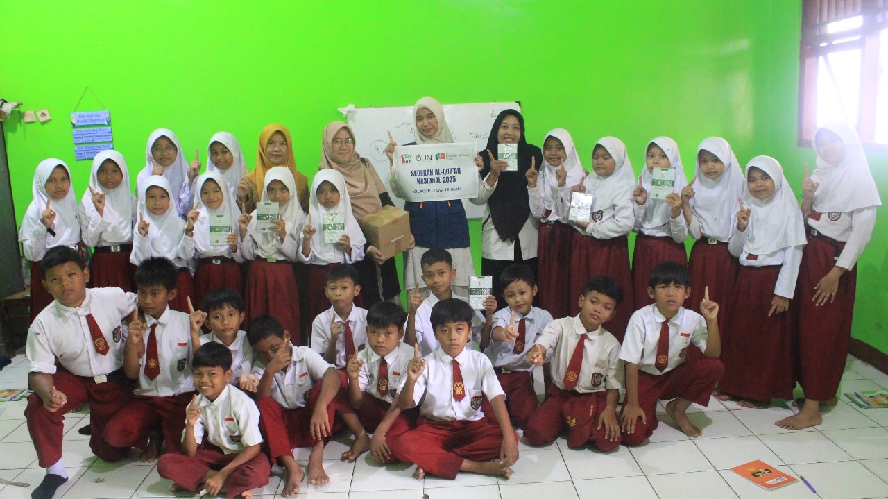 Cahaya Al-Qur’an Menerangi Cilacap: 400 Mushaf Disalurkan ODOJ Untuk Negeri