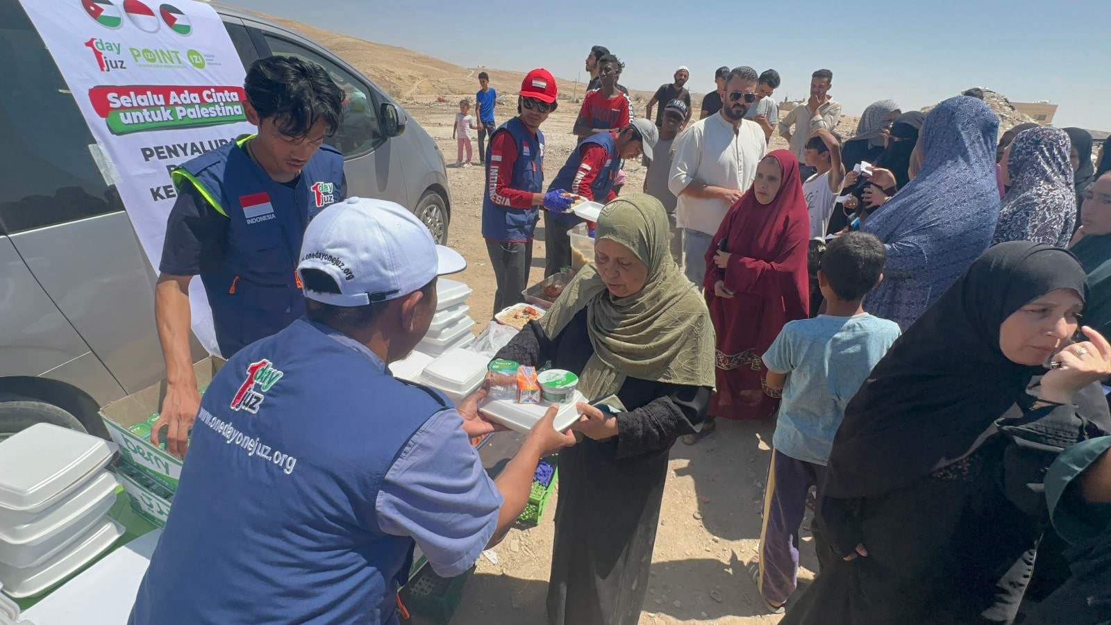 Perempuan Palestina: Luka, Hijab, dan Ketegaran